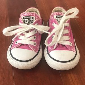 Fuchsia converse